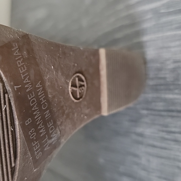 Heels - Picture 7 of 8